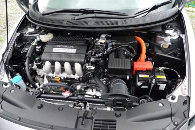 Hybrid engine bay with Integrated Motor Assist (IMA) system