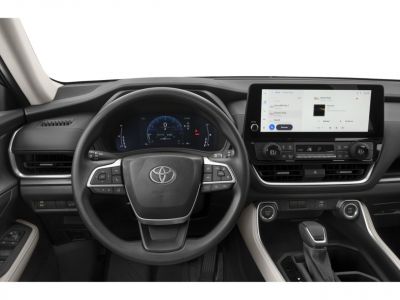 Digital instrument cluster and large touchscreen infotainment system