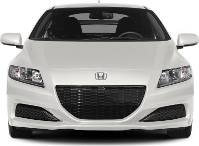 Large honeycomb front grille and sleek angular headlights