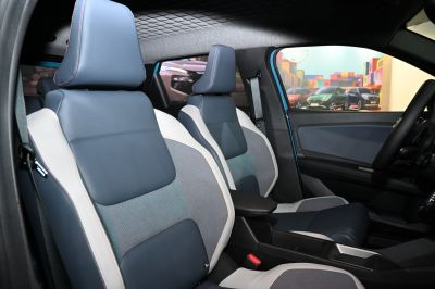 Dual-tone ergonomic front seats with detailed stitching