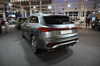 Rear view of SUV with LED tail lights and dual exhaust pipes
