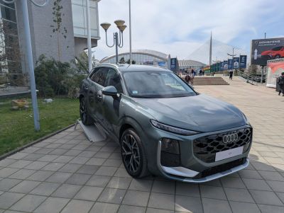 Sporty front with honeycomb grille and sleek LED headlights