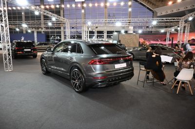 Rear view of facelift SUV with LED taillights and sport wheels