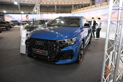 Aggressive front grille and sharp LED headlights