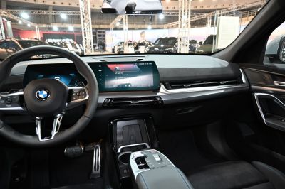 Modern digital instrument cluster and central infotainment screen