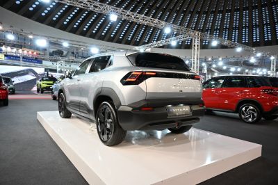 SUV rear design with LED taillights and black alloy wheels