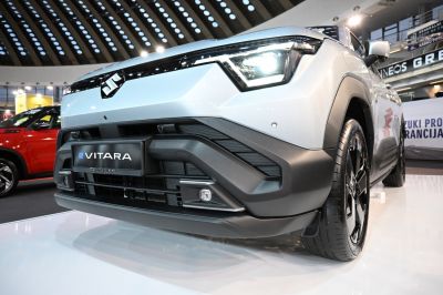 Sharp LED headlight and modern front grille design