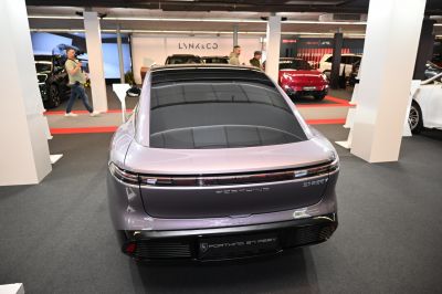 Sleek rear design with continuous LED tail light strip