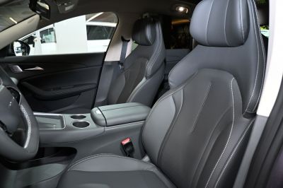 Premium front seats with leather upholstery and center console