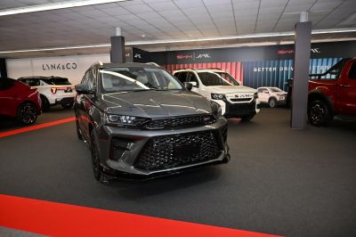 Modern SUV front grille and headlights design
