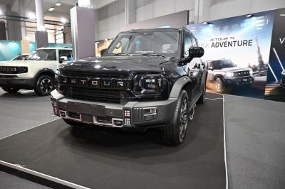 Bold SUV front with LED headlights and distinctive grille
