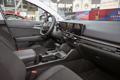 Digital dashboard and touchscreen interior with automatic gear lever
