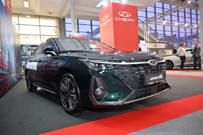 Modern front grille and LED headlights with sporty design accents