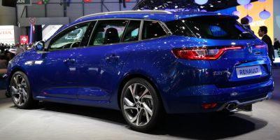 Rear side profile with distinctive taillights and sporty alloy wheels