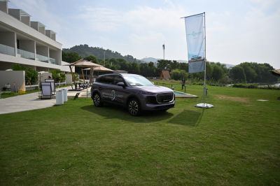 Bold front grille and sleek side profile of a modern SUV