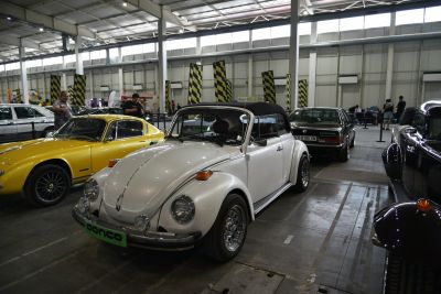 1961 Volkswagen Kaefer Cabrio (15) 3/4 front-left view