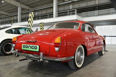 Classic rear view with dual exhaust and whitewall tires