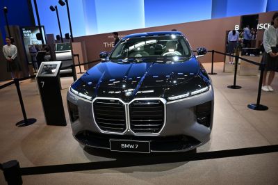 Front view of large kidney grille and narrow LED headlights