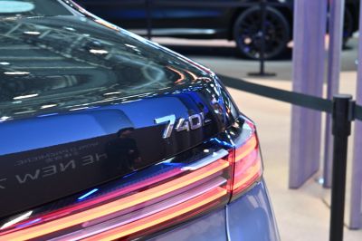Rear 740Li badge and LED tail light design