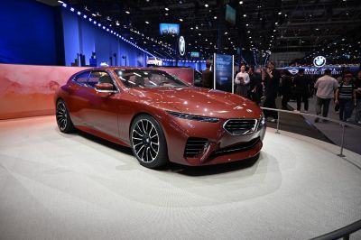 Sleek front end and aerodynamic side profile with large wheels