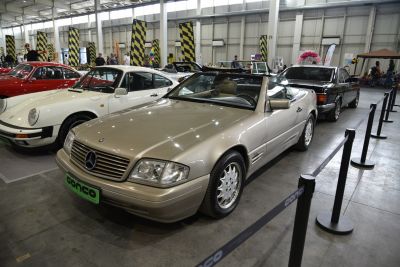 Front view of classic 1995 convertible with alloy wheels