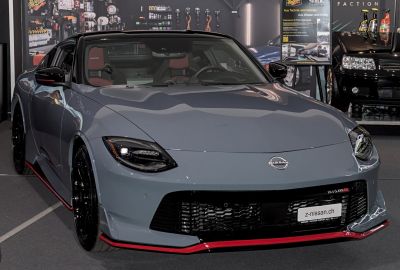 Front view with LED headlights and Nismo red accents