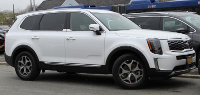 Side profile of 2020 SUV with bold grille and LED headlights