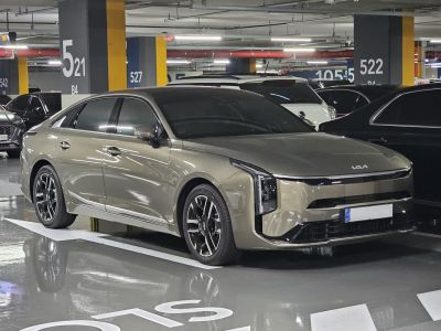 Sleek front and side design with modern LED headlights and aerodynamic body lines.