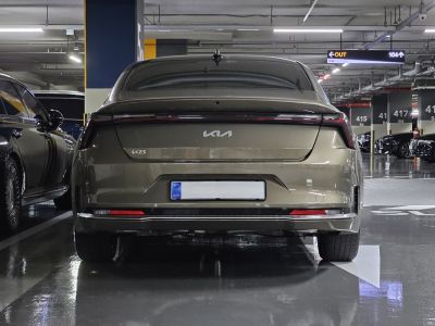 Rear view with continuous LED taillight and modern design