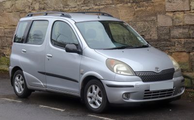 2000 Toyota Yaris Verso