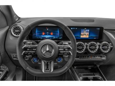 Sporty AMG steering wheel with dual digital display cockpit