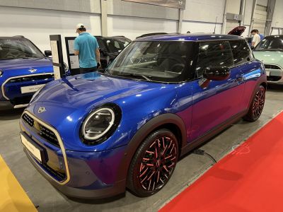 2024 Mini Hatch (F66) 3-door 3/4 front-left view