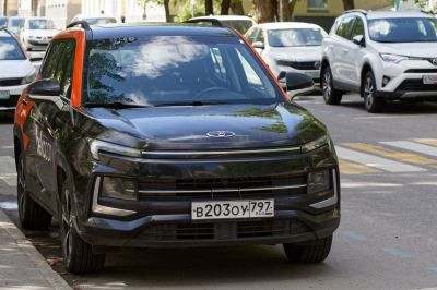 Front view of SUV with LED headlights and distinctive grille