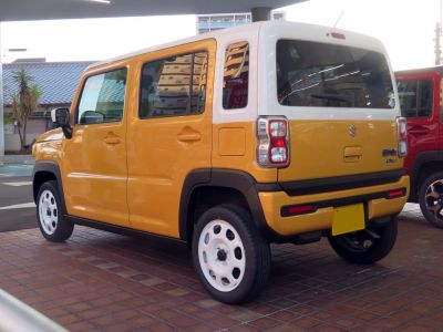 Boxy compact SUV with two-tone roof and distinct rear lights