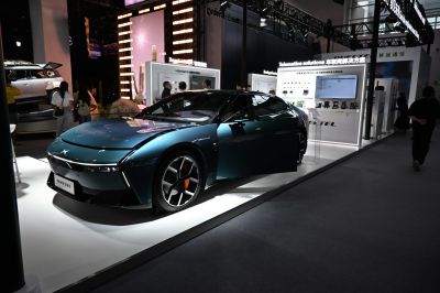 2025 XPENG P7 II 3/4 front-left view