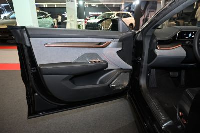 Front door interior with controls and luxury trim