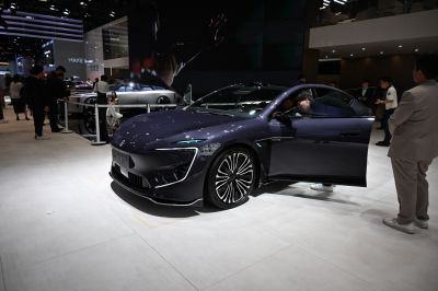 2023 Avatr 12 3/4 front-left view