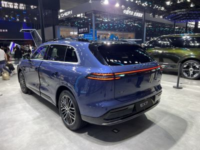 Aerodynamic rear and LED tail light design of modern SUV