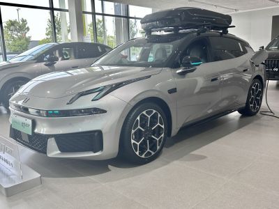 2027 Lynk & Co 07 GT 3/4 front-left view