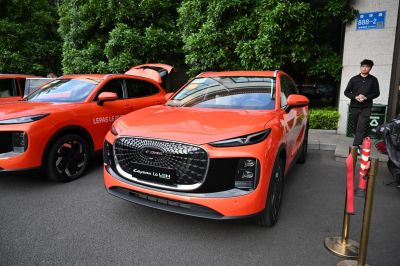 Sleek front grille and LED headlights design