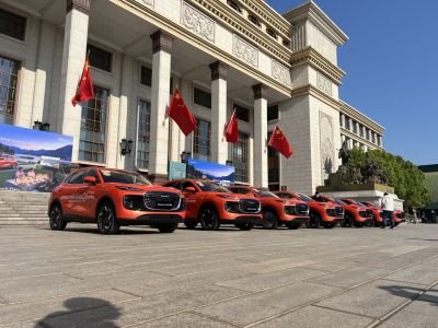 Orange SUVs with distinctive front grille lineup