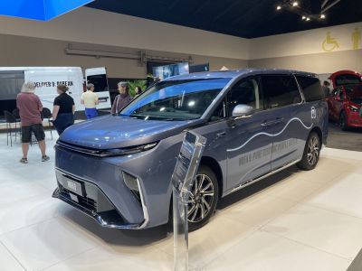 2023 LDV Mifa 9 3/4 front-left view