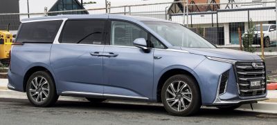 2023 LDV Mifa 3/4 front-right view