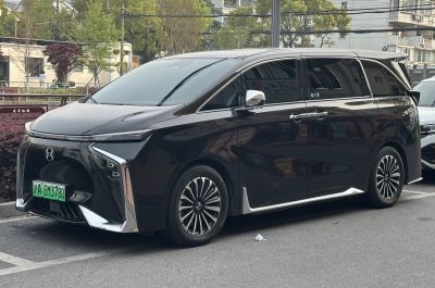 Futuristic electric MPV with sleek aerodynamic design and modern styling