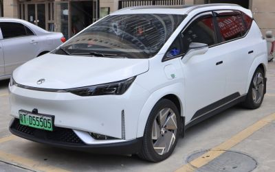 2022 Hycan Z03 3/4 front-left view