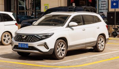 2022 Jetta VS7 (facelift 2022) 3/4 front-left view