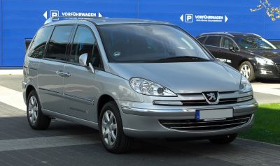 2012 Peugeot 807 (Phase III) 3/4 front-right view