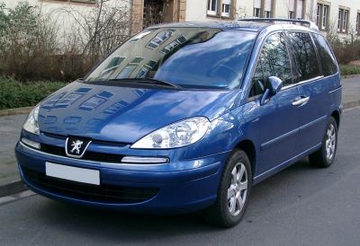 2008 Peugeot 807 (Phase II) 3/4 front-left view