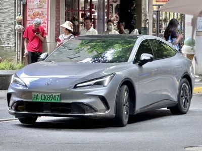 2026 Arcfox Alpha S5 (facelift 2026) 3/4 front-left view