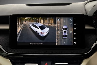 360-degree surround view camera system with a detailed vehicle display